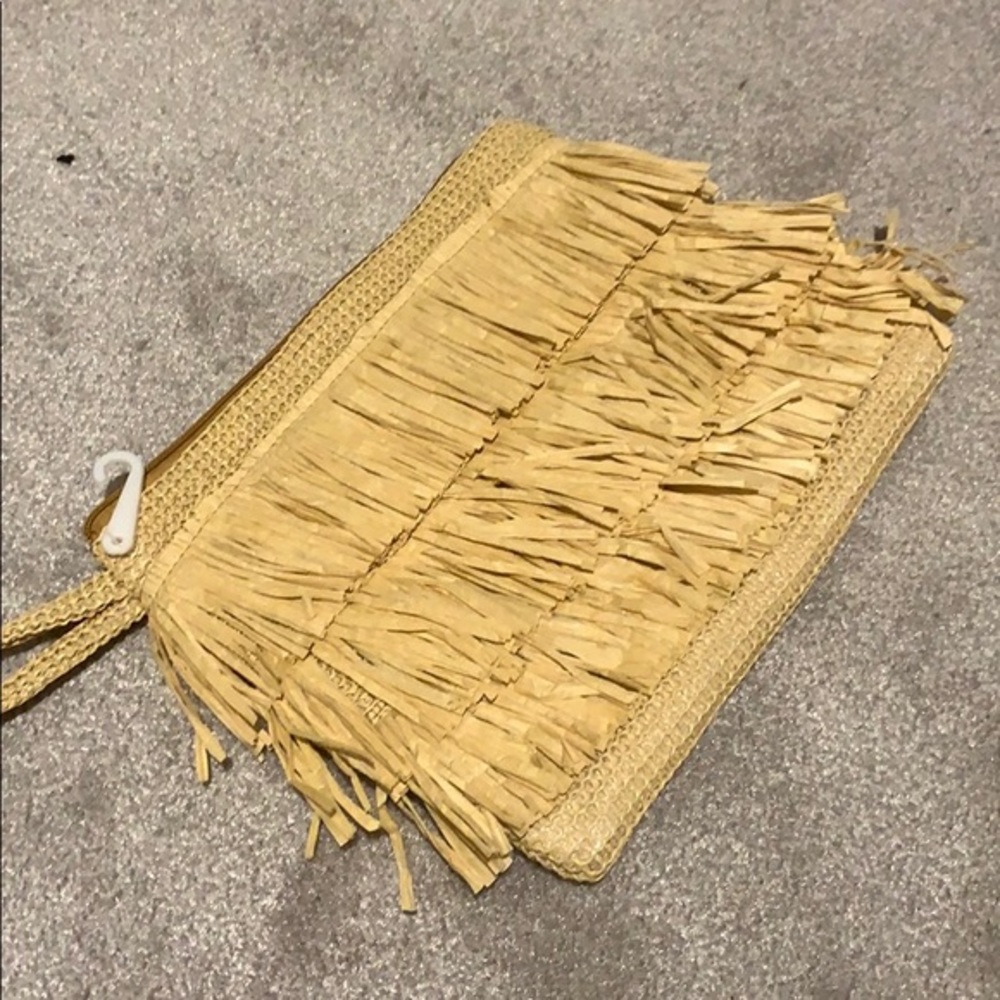 Hula clutch NWT